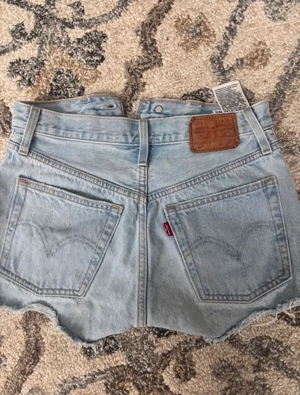 Levi’s 501 Shorts - Image 2