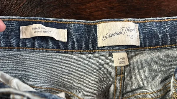Universal Thread Jeans - Image 5