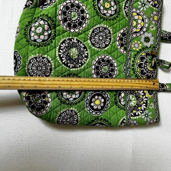 Vera Bradley Green Medallion Quilted Tote Bag + Coin Pouch Boho Y2K‎ - Image 3