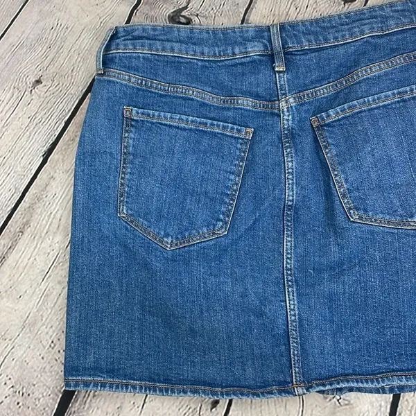 Old Navy Blue Mini Casual Denim Jean distressed skirt size 16 - Image 9