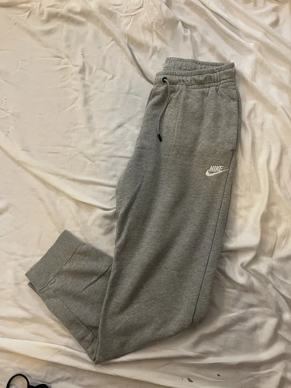 Nike sweats  - Image 4