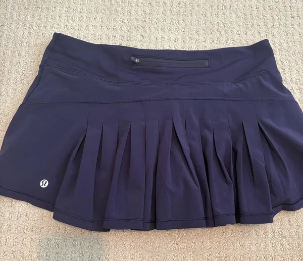 Lululemon skirt size 8 - Image 2