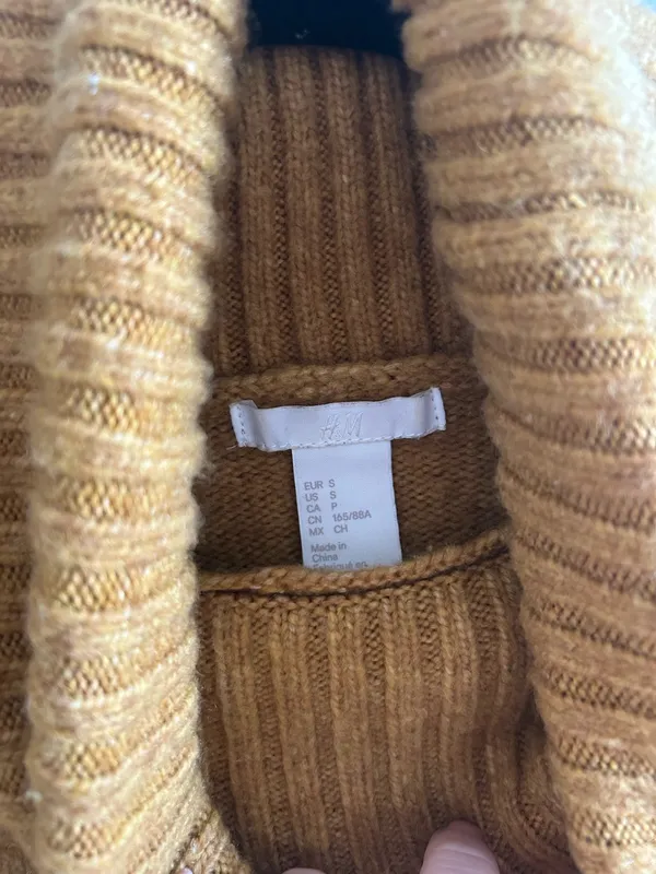 H&M Sweater - Image 2