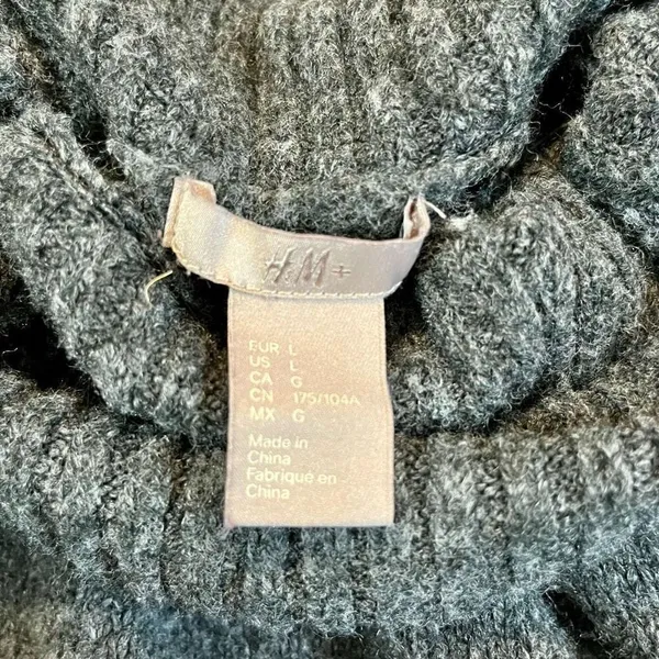 H&M Women’s Large Gray Turtleneck with Cuff Wrist - Image 7
