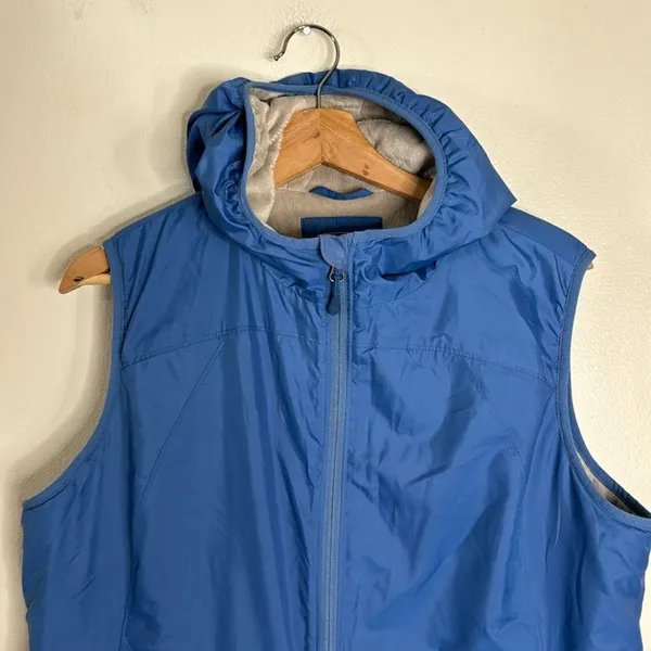 L.L. Bean Women's Hooded‎ Fleece Lined Vest Blue Large - Image 2