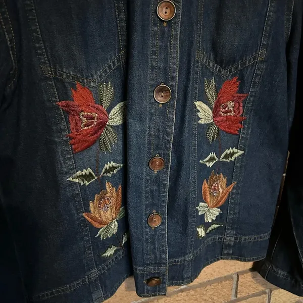 New Identity Floral Embroidered Denim Button Up Denim Dark Jacket Size Small - Image 2