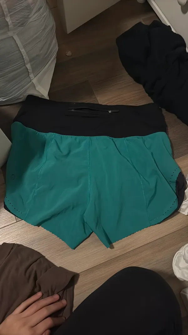 Lululemon Speed Up Shorts - Image 3