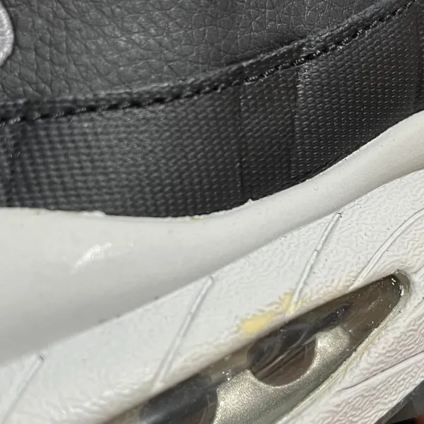Nike Women's Black and Grey Trainers - Image 7