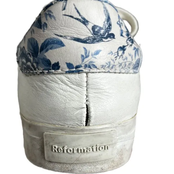 Reformation Harlow white leather blue floral sneakers size 8 - Image 14