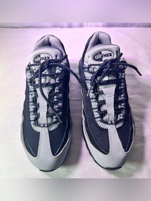Nike womes 's Black & Gray Mesh Air Max 95 Sneakers - Image 6