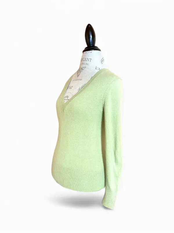 Theory Lime Neon Avocado Green 100% Cashmere V-Neck Sweater Sz M Retail $265 - Image 4