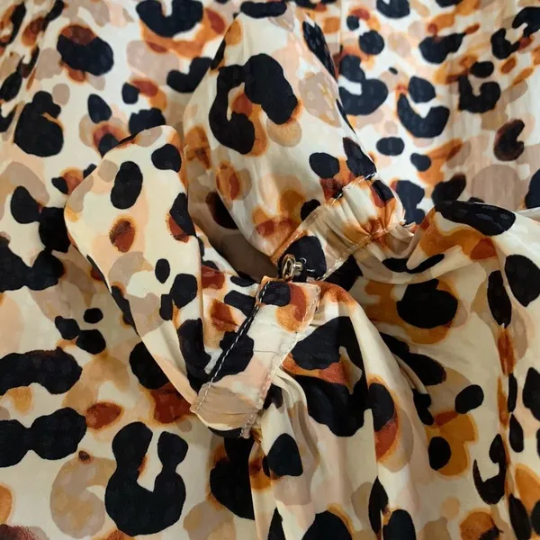 Democracy Cheetah Print‎ Blouse Top Size Medium Black Tan New - Image 4