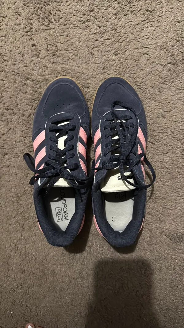 Shoes Adidas Women’s 7  - Image 4