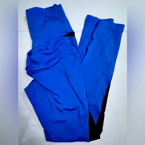 NWOT OFFLINE BY AERIE ruched booty lift leggings in blue and‎ black - size small - Image 3