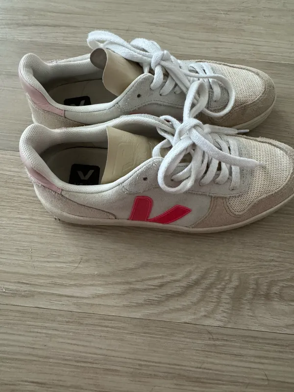 VEJA Sneakers - Image 2
