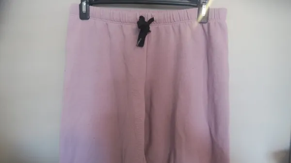 PINK Victoria's Secret outline pink on left leg jogger sweatpants in lilac light purple size medium. - Image 5