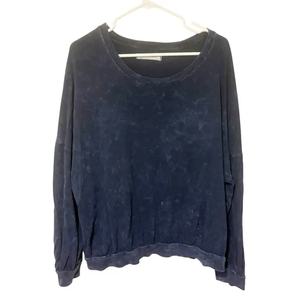 FREE PEOPLE Womens Medium Navy Acid Wash Long Sleeve Crew Neck Top - Image 2