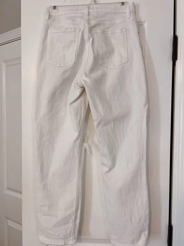 Abercrombie The Mom High Rise White Jeans - Image 2
