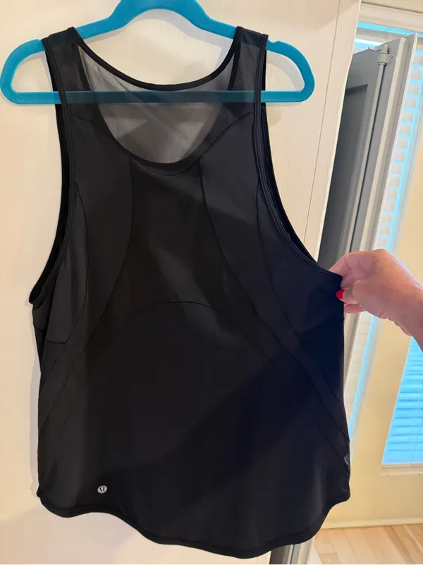 Lululemon Black tank top - size 6! - Image 2