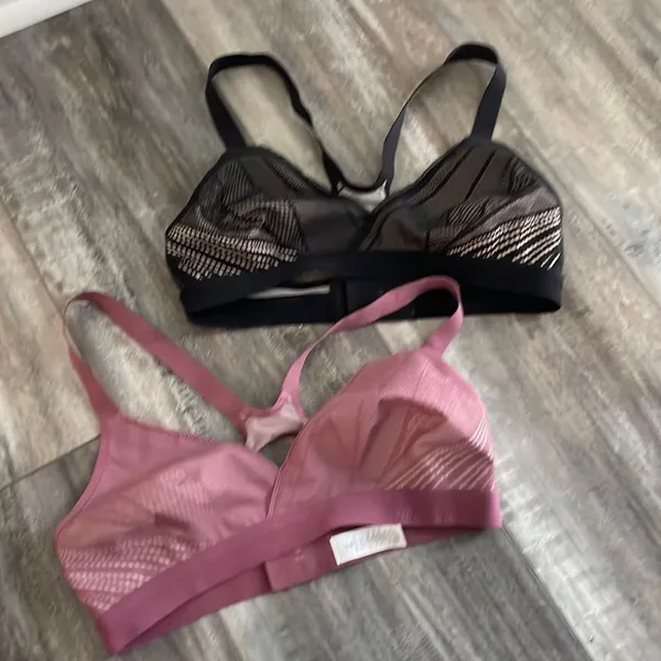 Lululemon Awake To Lace Bra 34B lot Plumful/smoky blush and black/nude - Image 2