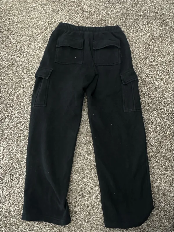 Aritzia Cozy Sweatfleece Mega Cargo Sweatpants - Image 4
