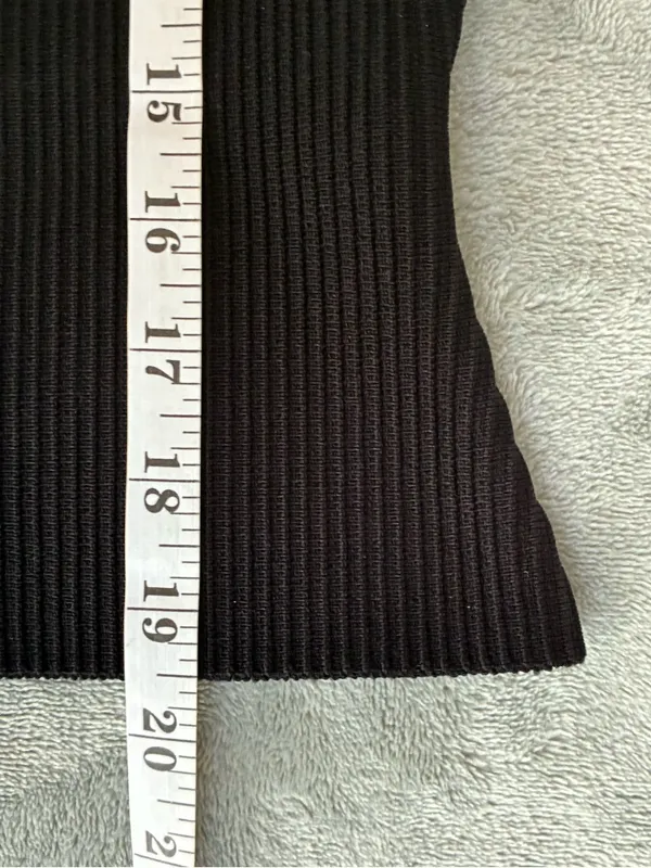 Aritzia Babaton sculpt Black Ribbed V-Neck Tank Top minimalist streetwear L - Image 8