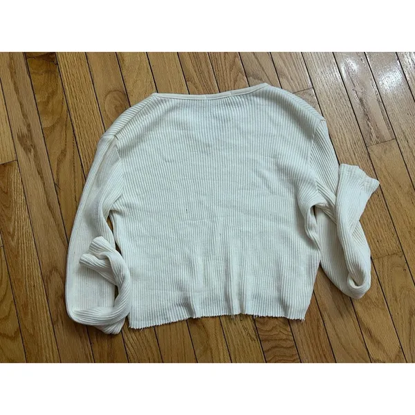 Brandy Melville Ribbed Cut Out Neck Crop Sweater Cream Size 4 Preppy Classic - Image 5