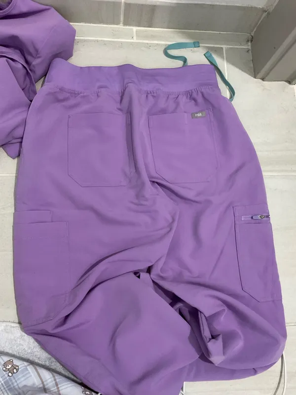 FIGS Scrubs Set - Image 4