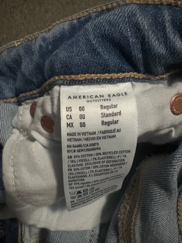 American Eagle Jeans - Image 3