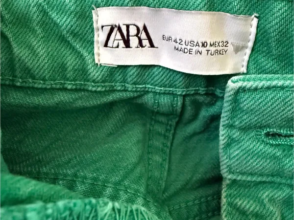 Zara High-Waist wide-Leg Jeans in Green - Image 3