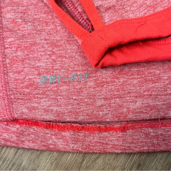 Under Armour Half Zip Top. Size medium. - Image 4