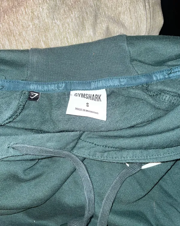 Gymshark Cropped Hoodie - Image 4