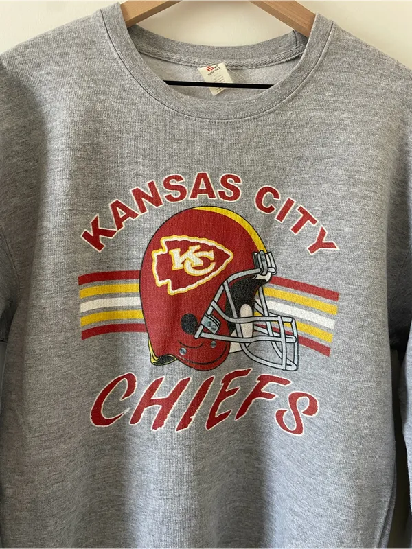 Bespoke Kansas City Chiefs Gray Crewneck Sweatshirt - Image 2