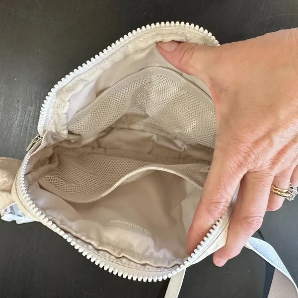 LULULEMON Everywhere Belt Bag White Opal - Image 7