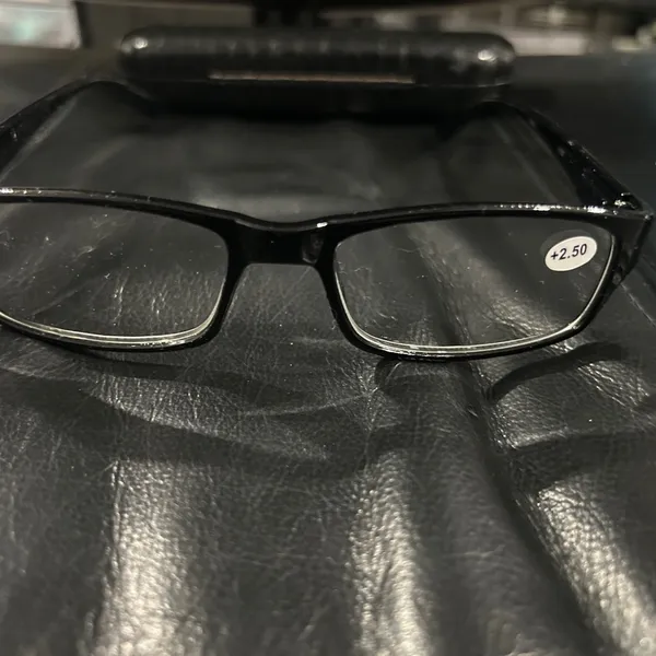 Black Reading Glasses +2.50 unisex NWOT - Image 2