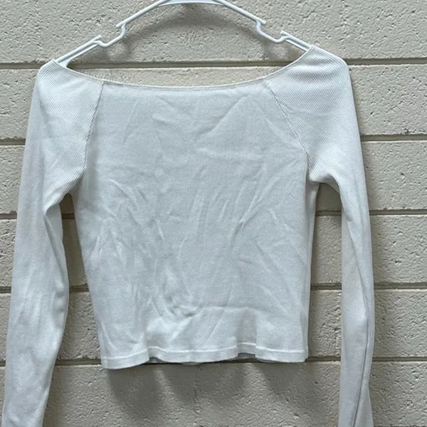 Brandy Melville White Off the Shoulder Long Sleeve Top one size - Image 5