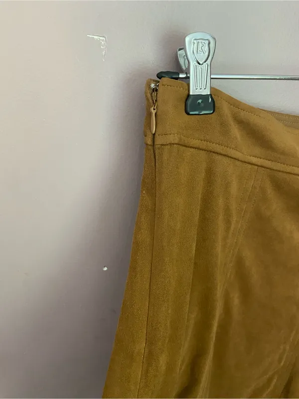 Loft Lift Classic Suede Mini Skirt in Brown - Image 3