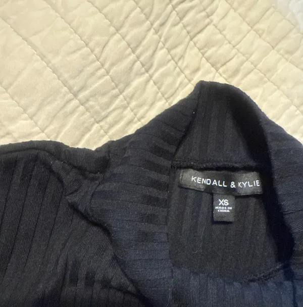 Kendall and Kylie bodysuit black cap sleeves size extra small - Image 4