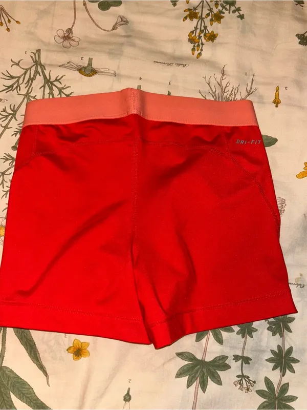 Nike pro shorts - Image 3