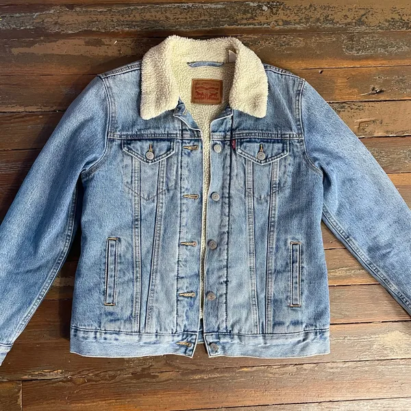 Levi's Premium Ex-Boyfriend Sherpa Lined Trucker Denim Jacket - Sz Med 🧡🎀 - Image 4