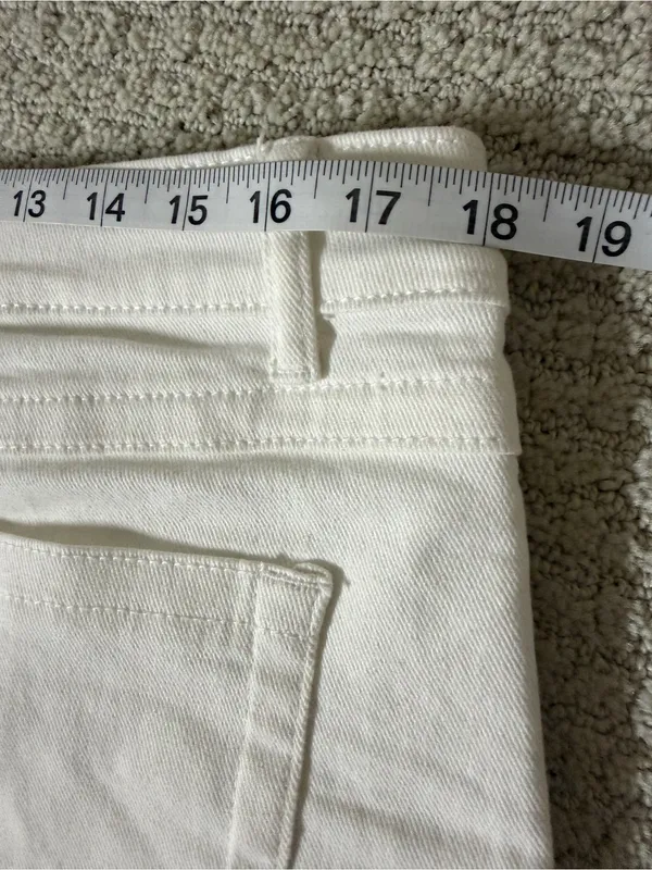 Edikted White Jagger Low Rise Denim Shorts Sz L New without tags - Image 7
