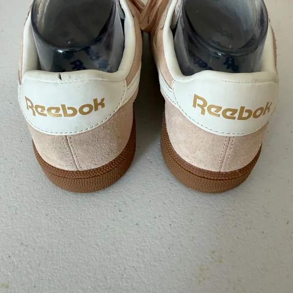 Reebok Club C 85 Pink Suede Gum Sole Sneakers Womens 8.5 Low Top‎ lace up - Image 5