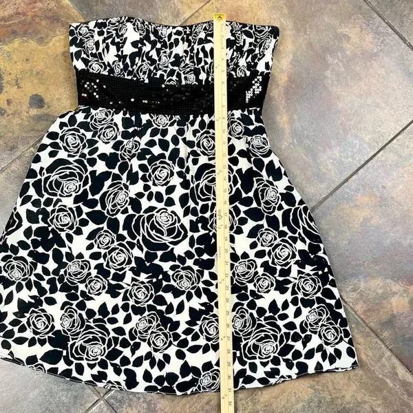 White House Black Market Silk Floral Sequined Sleeveless Mini Dress 12 - Image 5