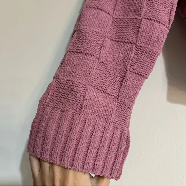 Abercrombie & Fitch Checkered Crewneck Pullover Sweater Pink Size Small - Image 2