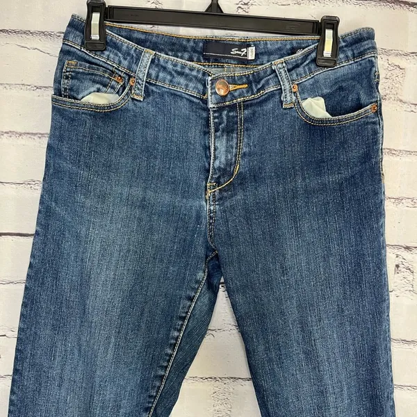Seven7 Blue Straight Leg Jeans Classic Style Light Distressed SZ 4 Y2K Mid Rise - Image 3