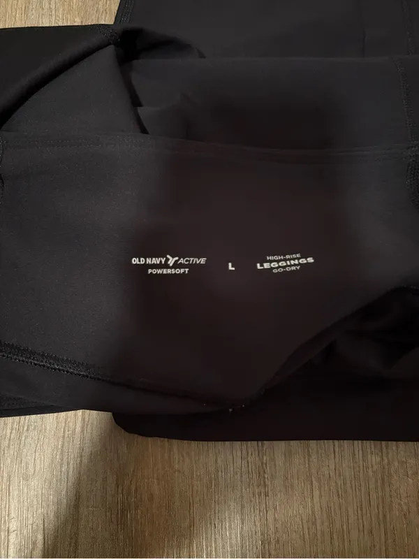 Old Navy Black High-Rise Active Leggings - Image 2