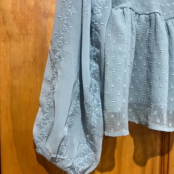 New!! American Eagle M Light Blue Slightly Cropped Flowy Long Sleeve Blouse - Image 3