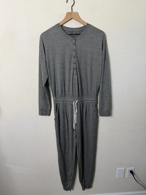 NEW Vuori Womens Jumpsuit Lux‎ Henley Heather Gray Size S - Image 4