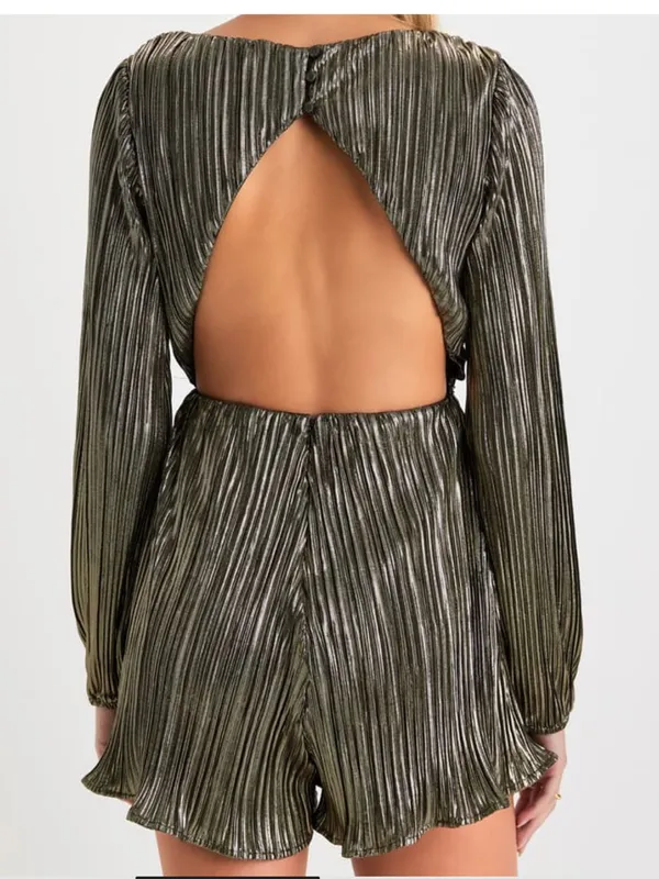 Lulu's Metallic Gold Plisse Long Sleeve Backless Romper size Small NWT - Image 2