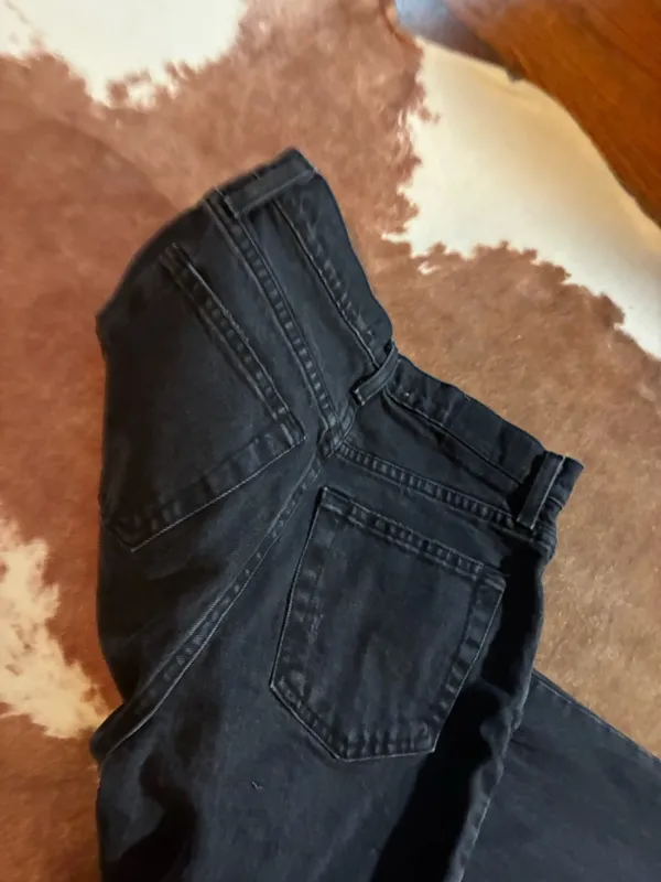 Abercrombie and Fitch the 90's Straight ultra high rise jeans curve love Size 26/2 Short - Image 3